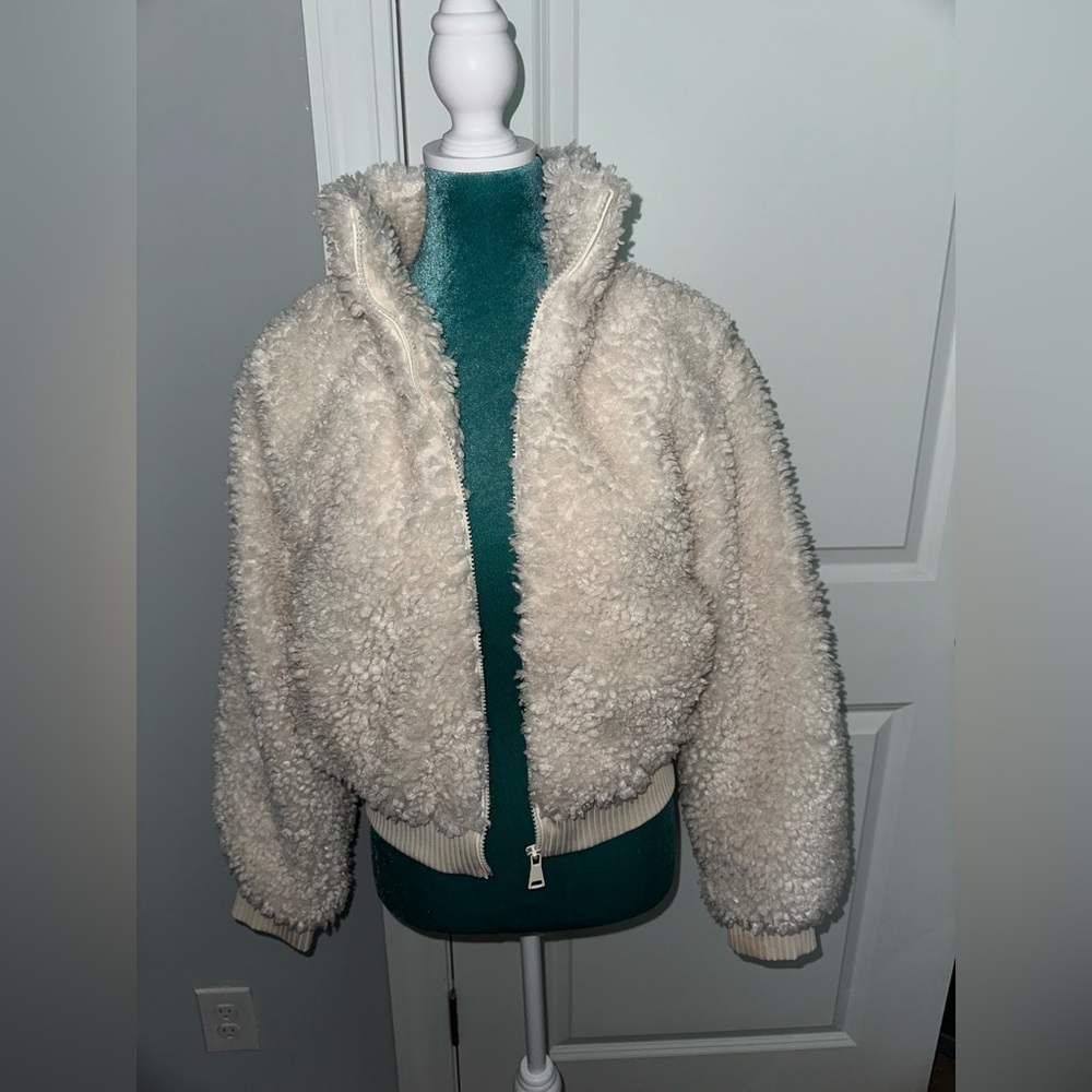 STILL AVAILABLE- Teddy Sherpa Bomber Jacket 🧥✨